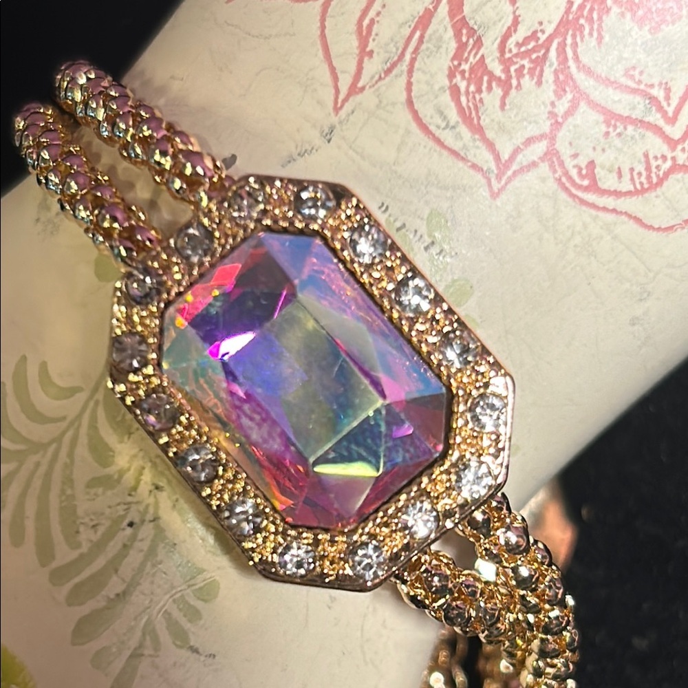 *Vintage-Inspired Gold Tone & Iridescent Gemstone Bracelet with Ornate Details
